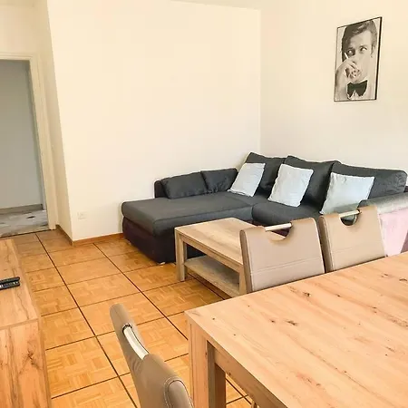 Vivere A - 5 Minuti Da Piazza Grande 아파트